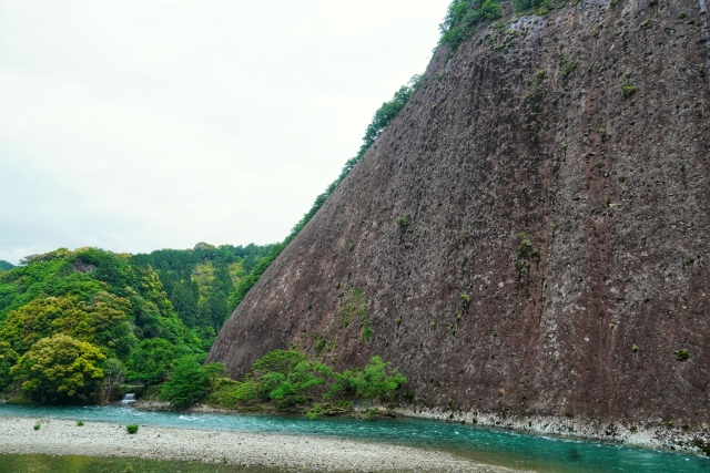 古座川の一枚岩(和歌山県)