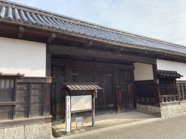 香川家長屋門