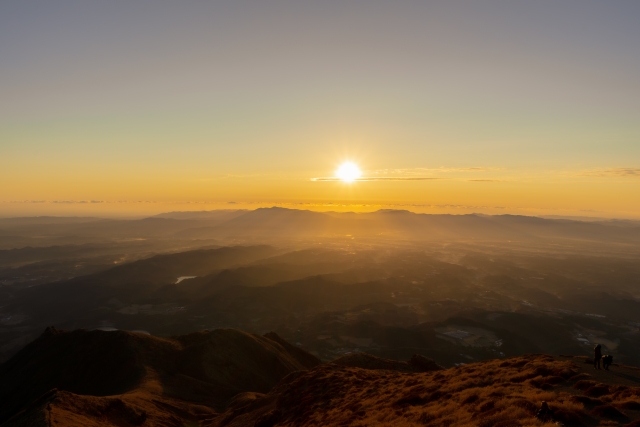 高千穂ヶ峰からの朝日