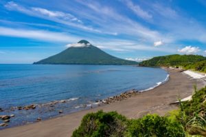 川尻海岸と開聞岳