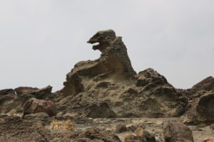 ゴジラ岩