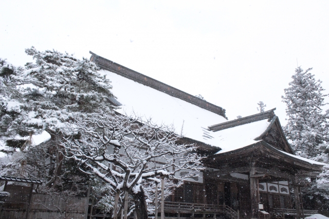 雪の中尊寺(岩手県平泉町)