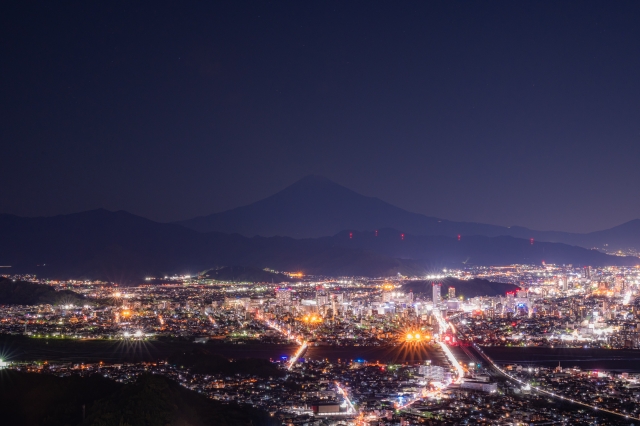 静岡市の夜景と富士山(静岡県静岡市)